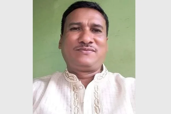 নিজেকে মৃত দেখিয়ে স্ত্রী-দুই শ্যালিকা কে বিধবা ভাতা দিচ্ছেন মেম্বার